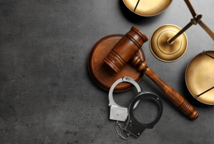 How Evidence & Legal Strategy Change When You Hire a Criminal Lawyer